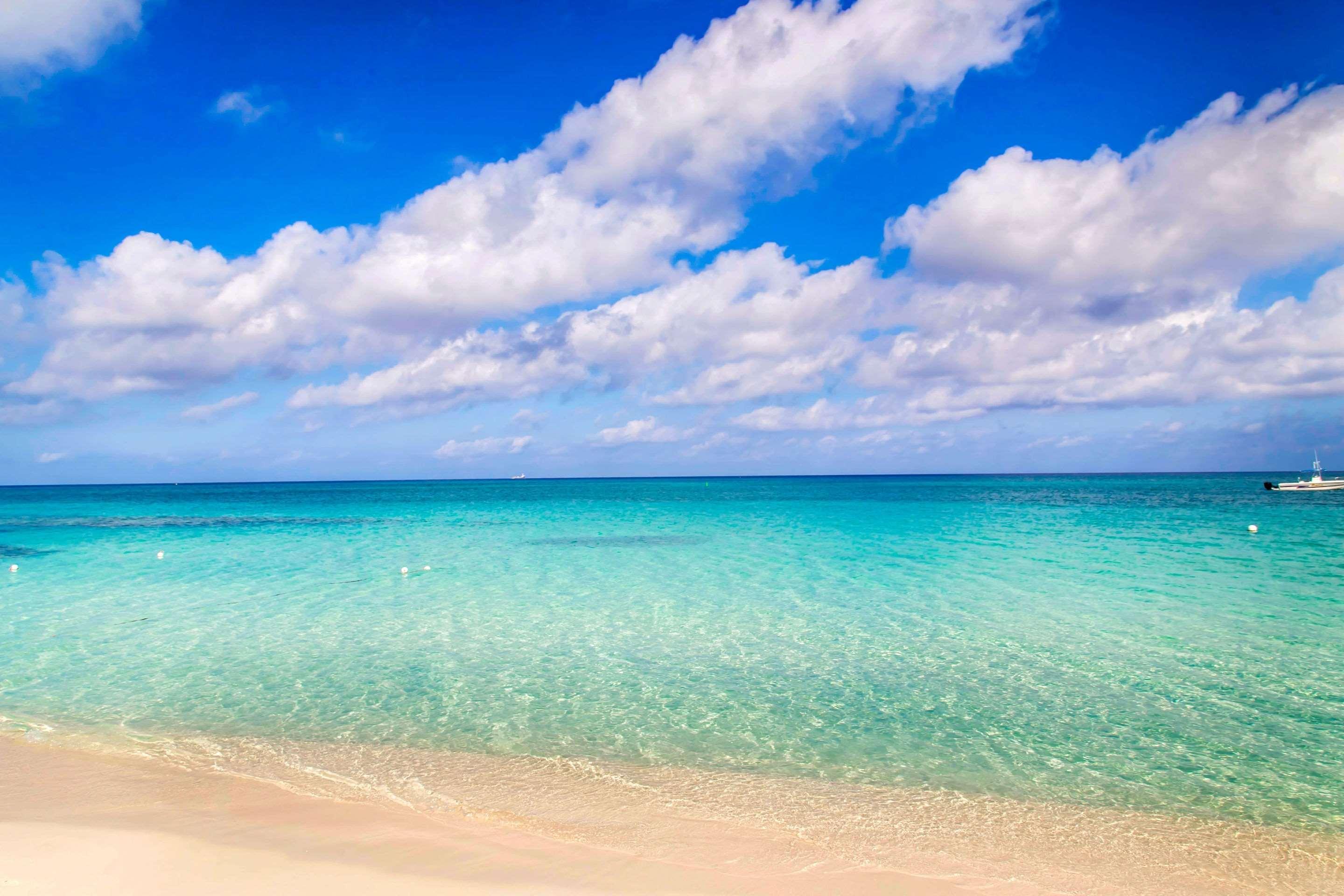 Hampton By Hilton Grand Cayman Seven Mile Beach George Town Zewnętrze zdjęcie