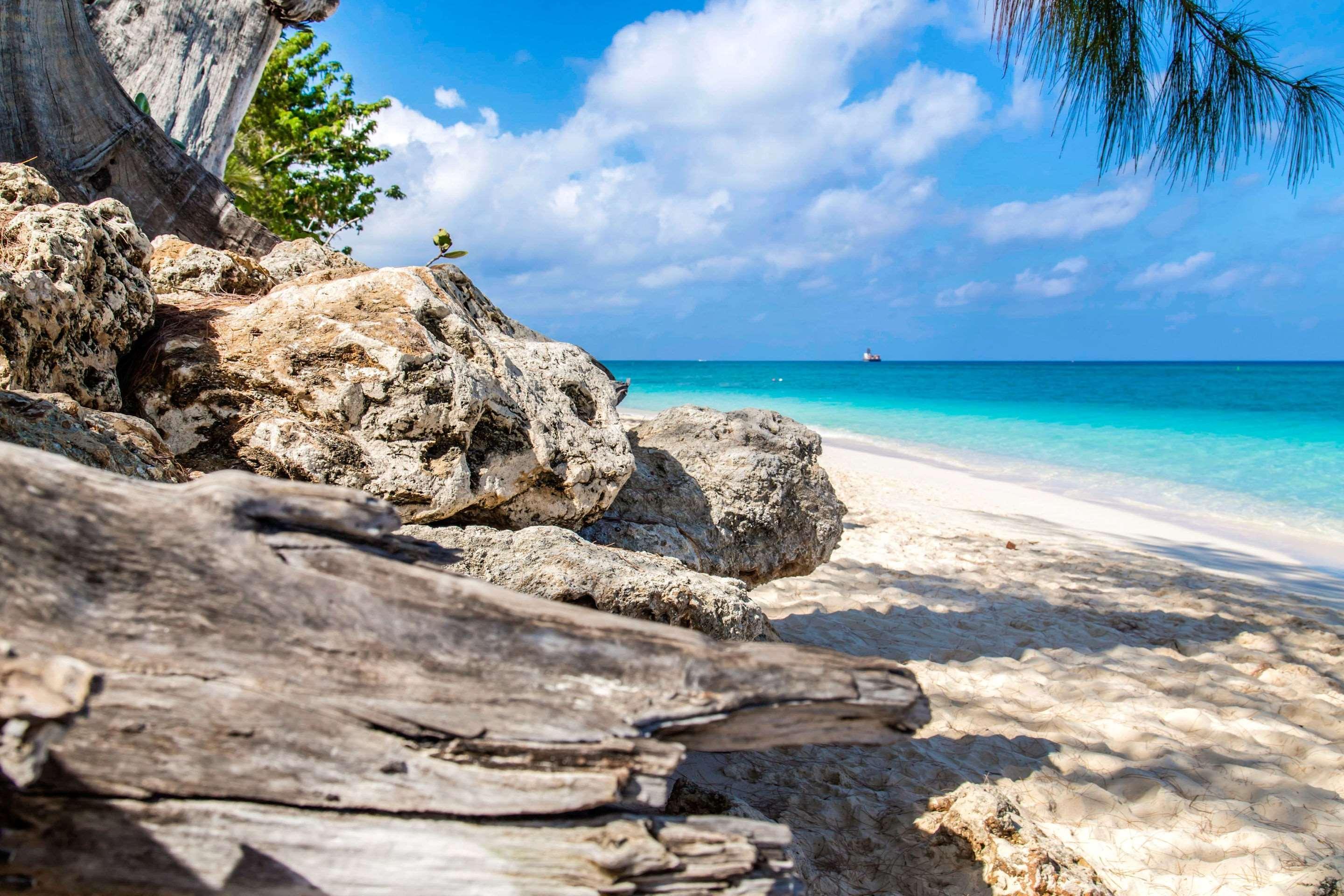 Hampton By Hilton Grand Cayman Seven Mile Beach George Town Zewnętrze zdjęcie