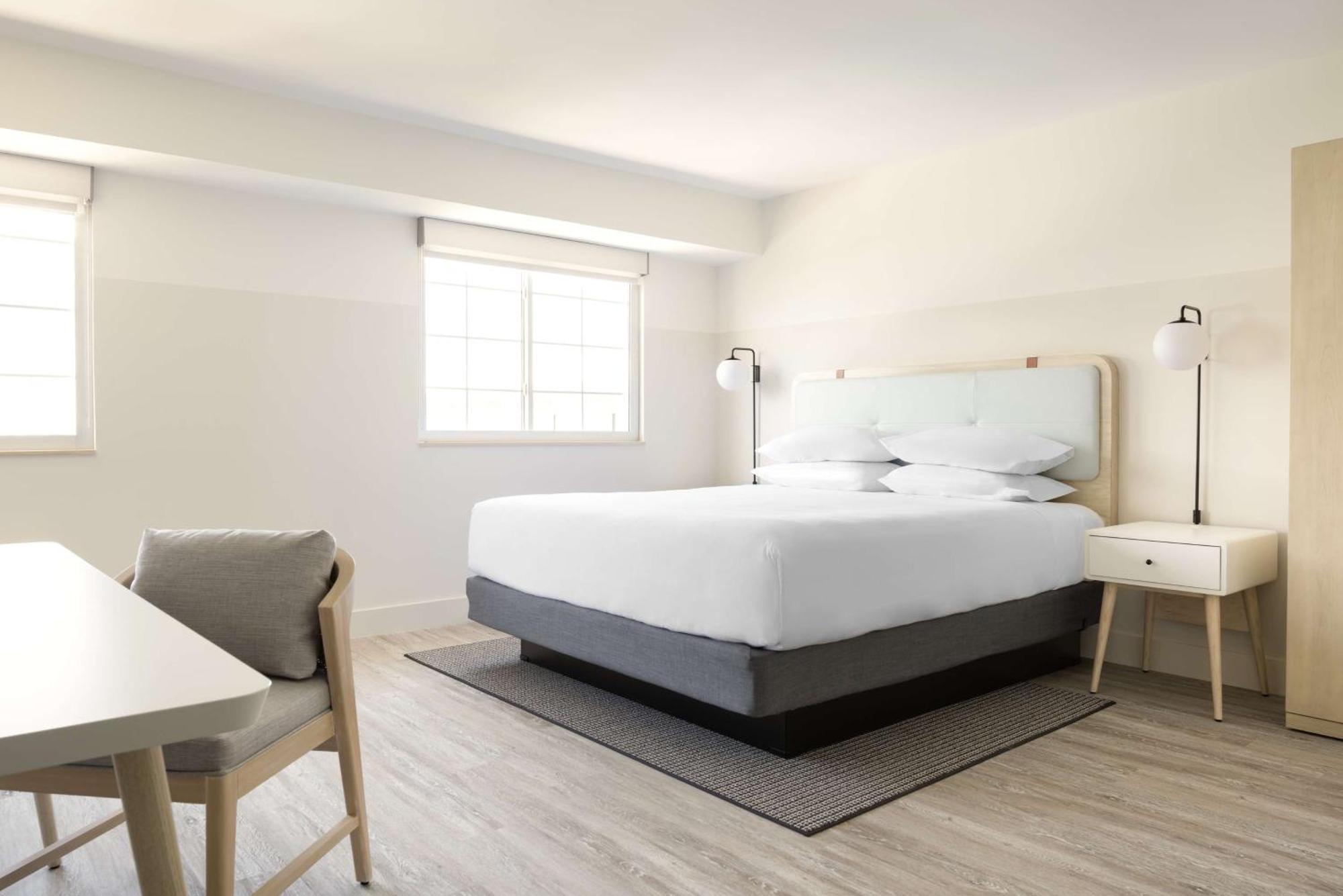 Hampton By Hilton Grand Cayman Seven Mile Beach George Town Zewnętrze zdjęcie