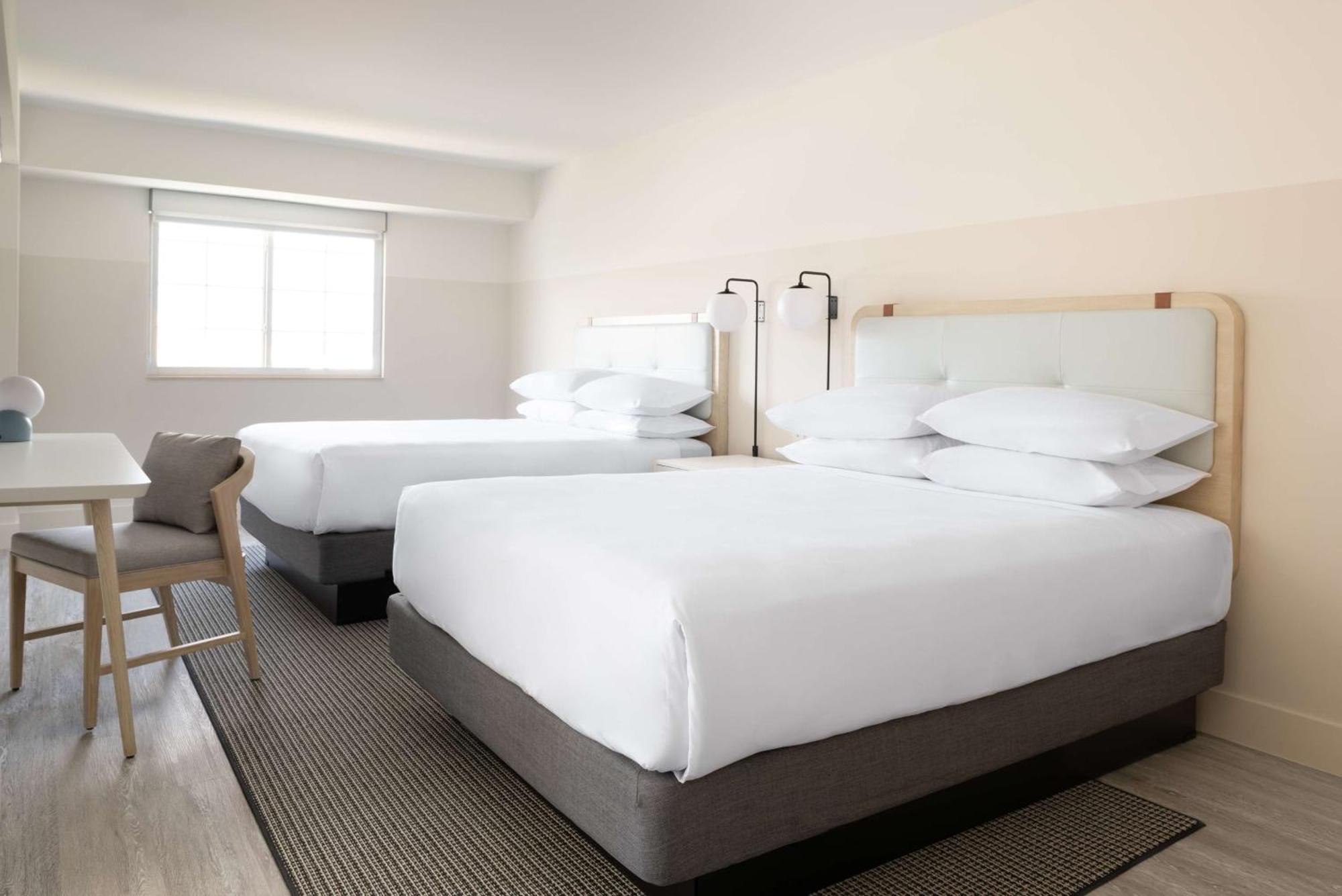 Hampton By Hilton Grand Cayman Seven Mile Beach George Town Zewnętrze zdjęcie