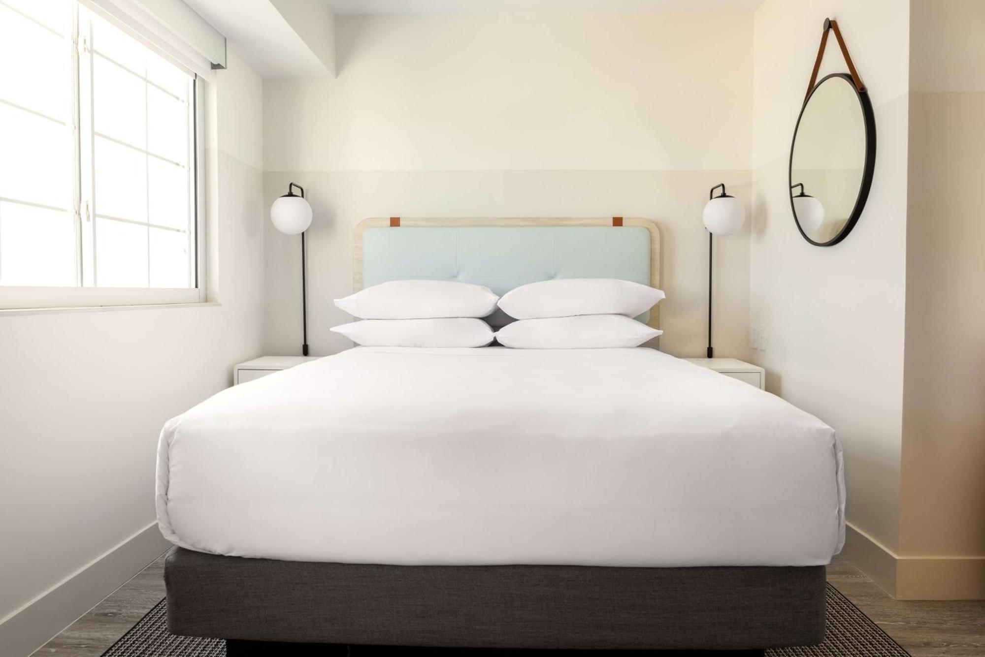 Hampton By Hilton Grand Cayman Seven Mile Beach George Town Zewnętrze zdjęcie