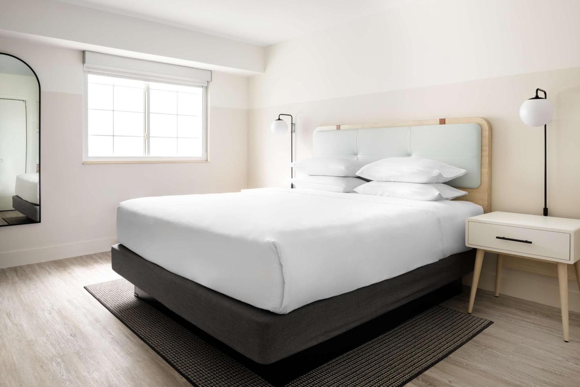 Hampton By Hilton Grand Cayman Seven Mile Beach George Town Zewnętrze zdjęcie