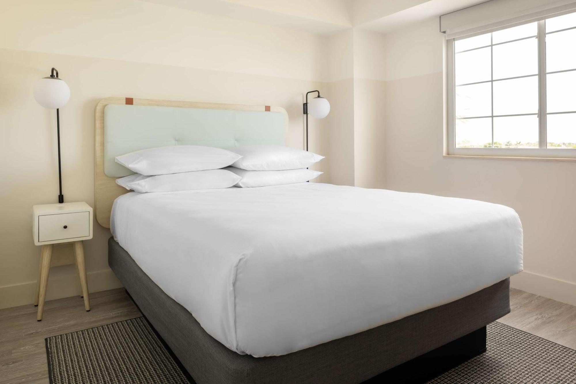 Hampton By Hilton Grand Cayman Seven Mile Beach George Town Zewnętrze zdjęcie