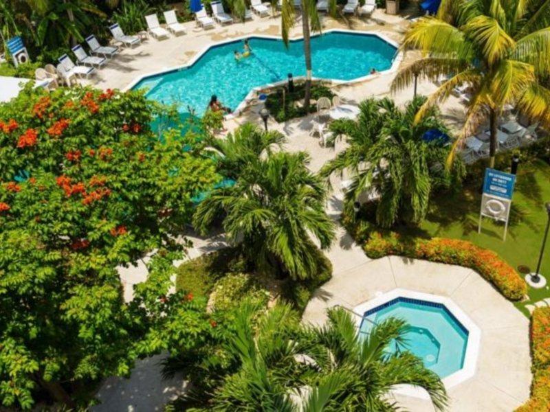 Hampton By Hilton Grand Cayman Seven Mile Beach George Town Zewnętrze zdjęcie
