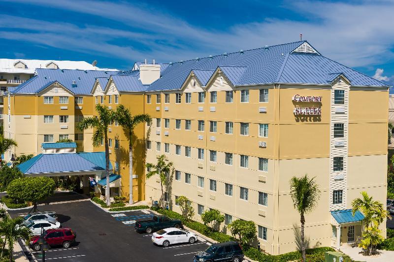 Hampton By Hilton Grand Cayman Seven Mile Beach George Town Zewnętrze zdjęcie